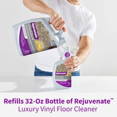Rejuvenate líquido con espuma ligera y aroma cítrico visible al aplicarse