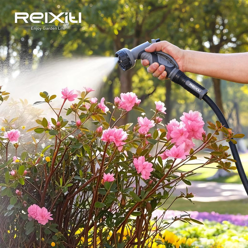Relxitl manguera en uso regando plantas con manejo cómodo
