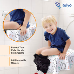 Relyo funda en uso sobre inodoro público manteniendo higiene y estabilidad