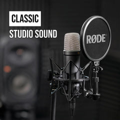 RØDE pop filter attached to NT1 reducing plosives for cleaner vocals