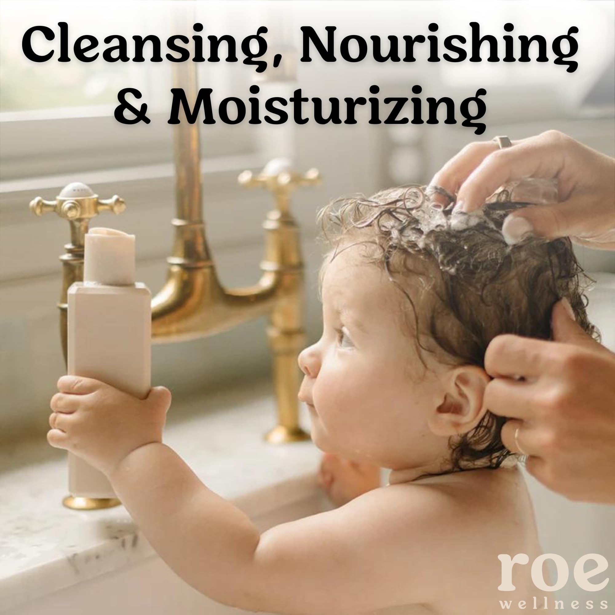 Roe Wellness uso en baño de bebé demostrando limpieza suave y cuidado