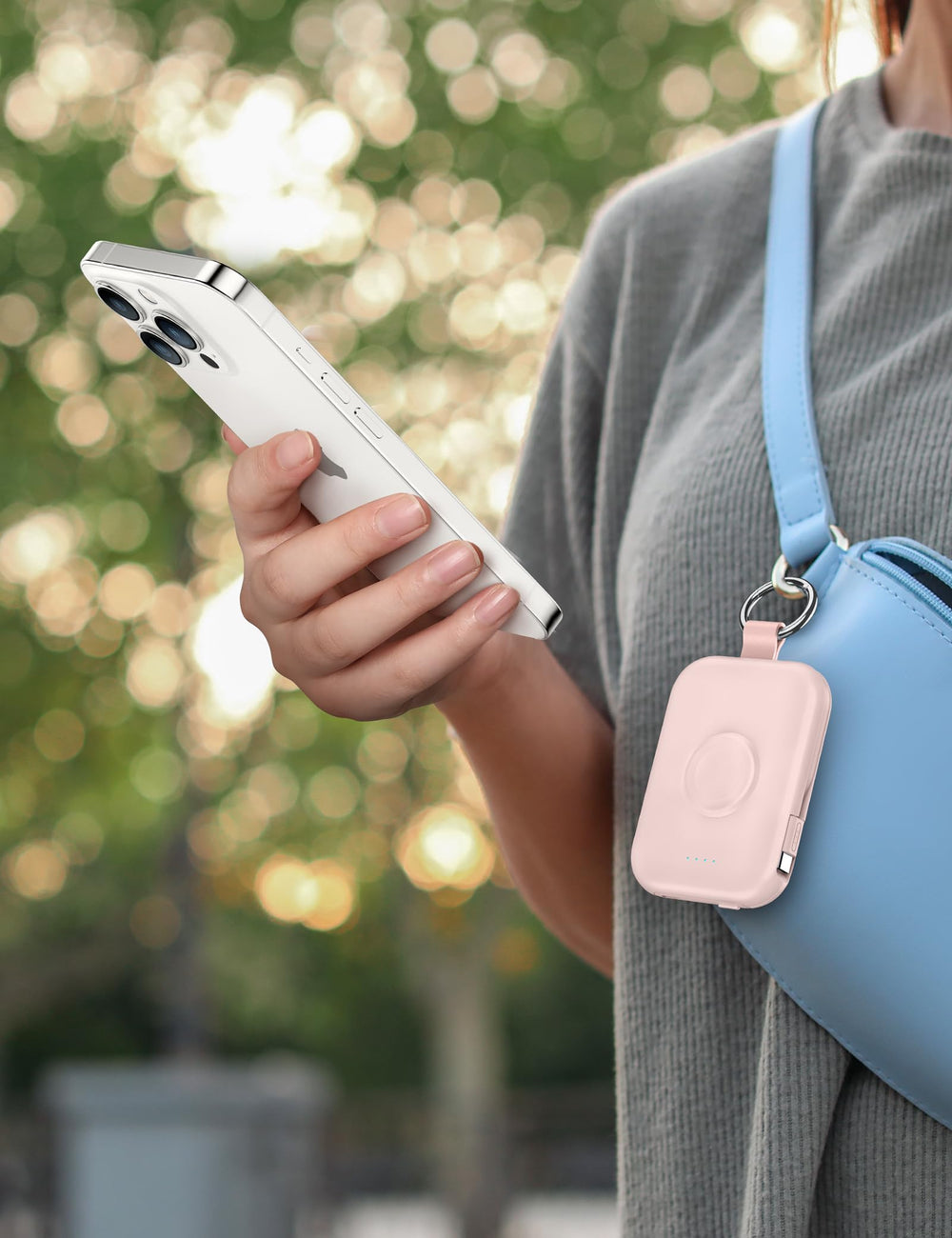 RORRY CharmGo conectando iPhone y AirPods, carga simultánea eficiente