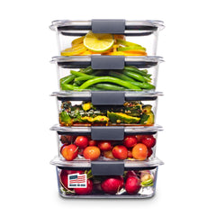 Rubbermaid front view of five 3.2-cup containers showing clear Tritan and lids, easy identification benefit