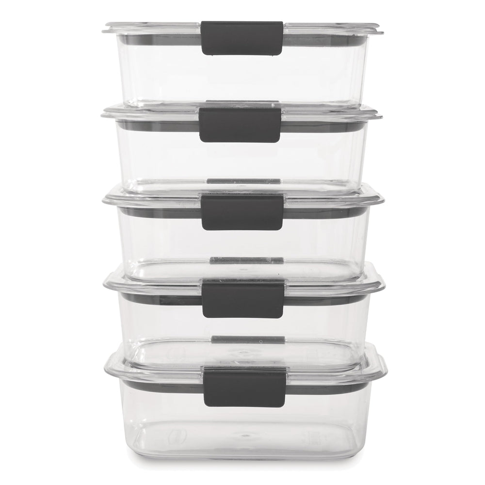 Rubbermaid lid close-up showing silicone gasket and latches for reliable leak-proof protection