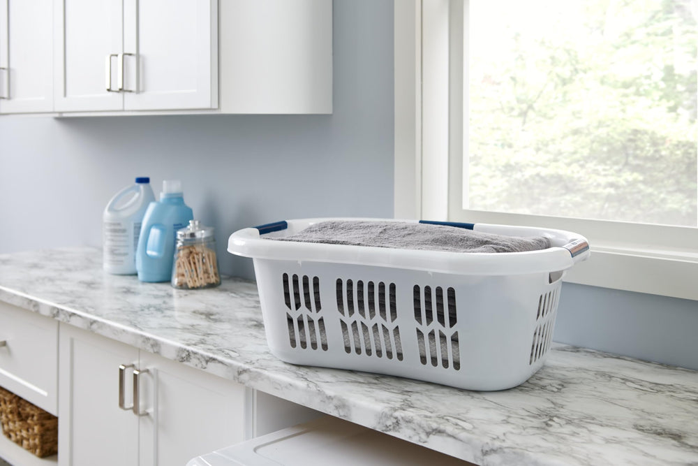 Rubbermaid side profile illustrating curved hip-hugger design for one-handed carry benefit