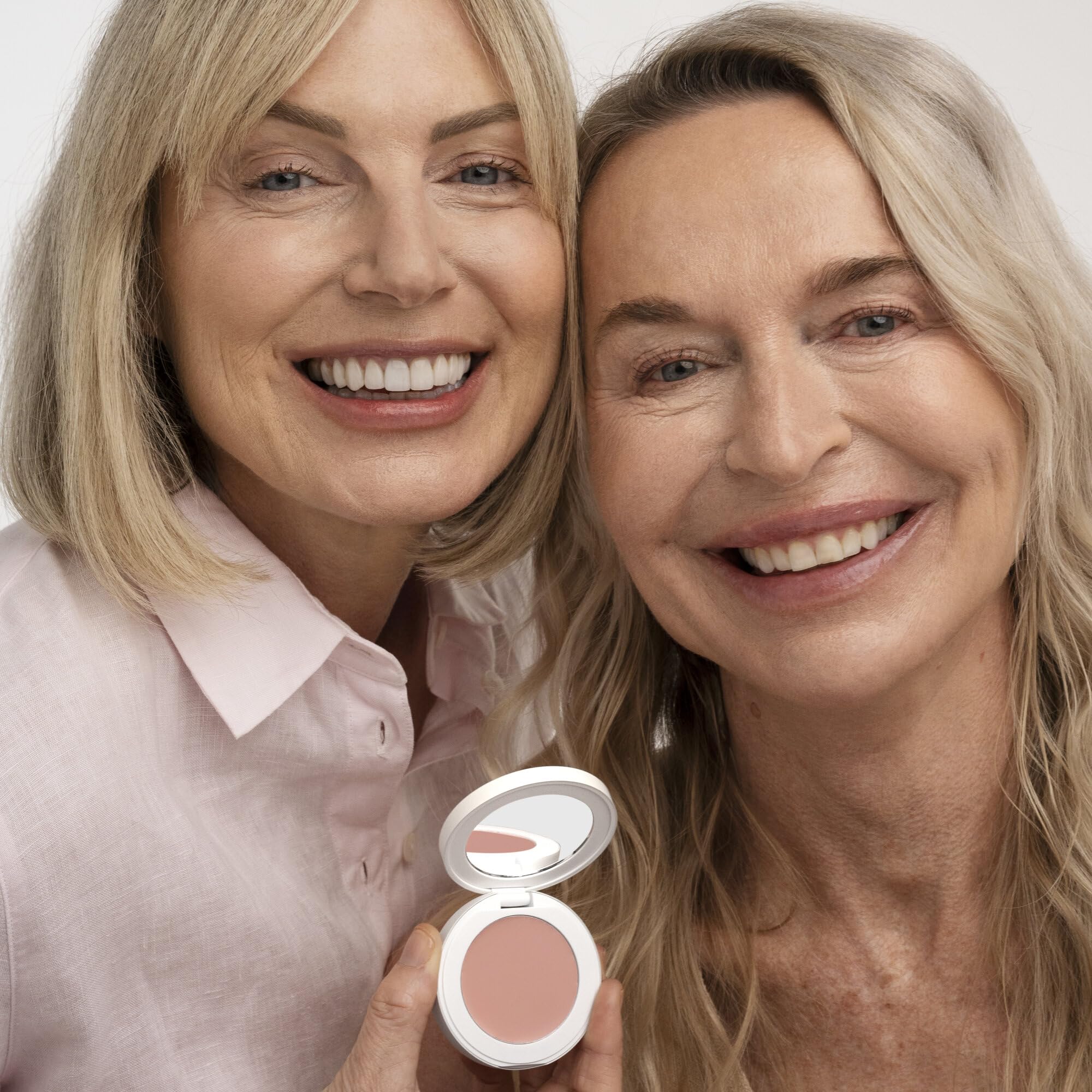 Rumi Cosmetiques comparación antes y después realzando corrección