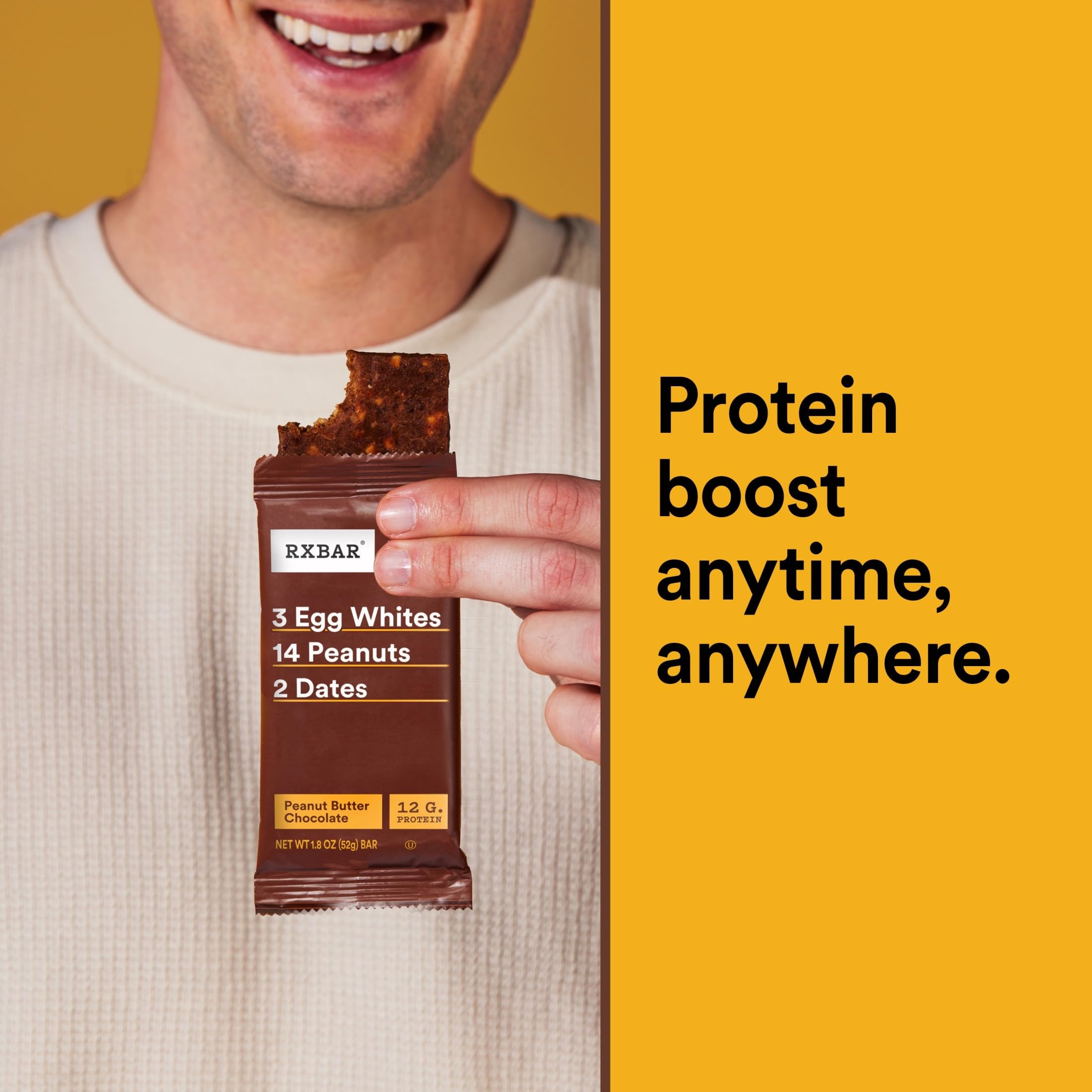RXBAR barra en mano para comparar tamaño y conveniencia en movilidad