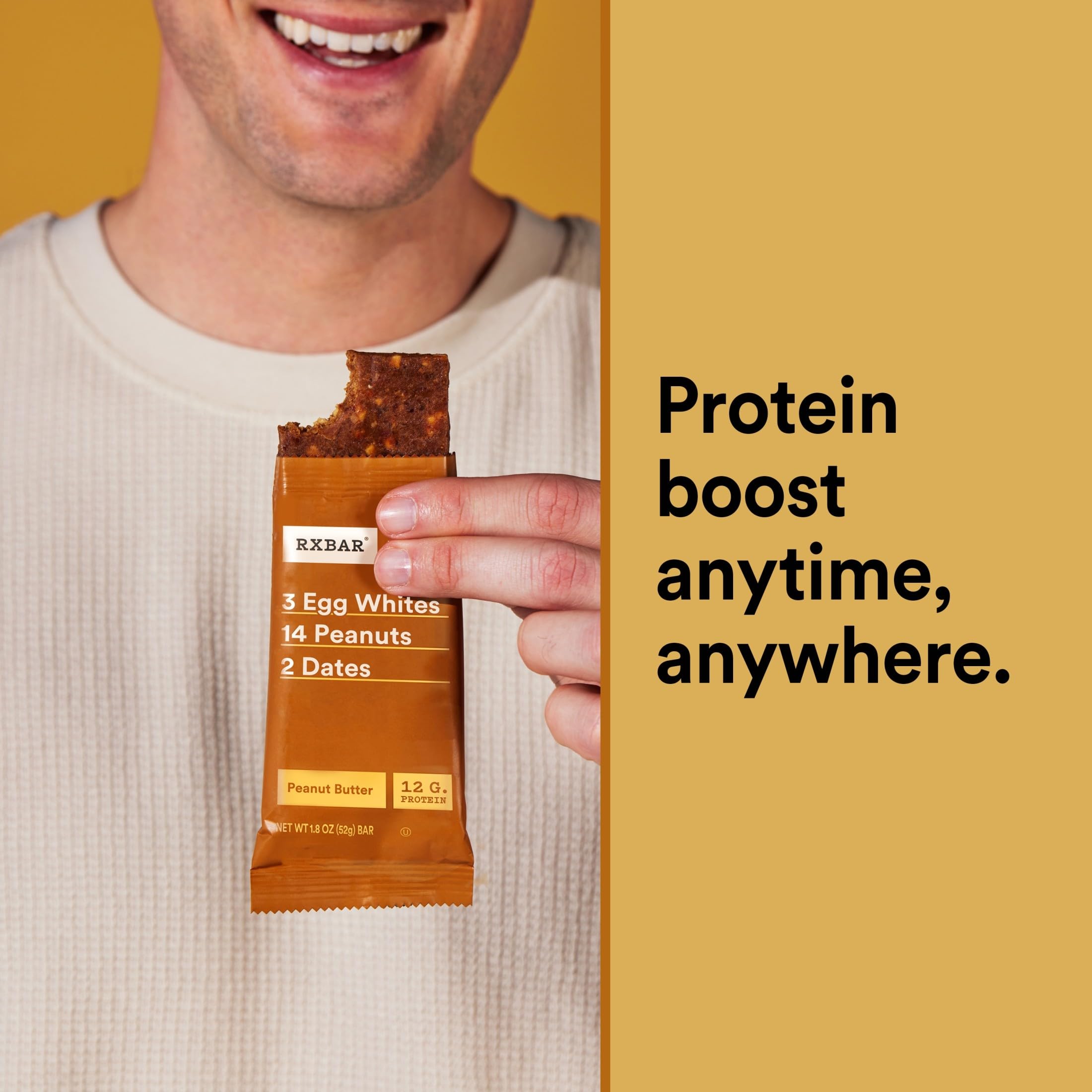 RXBAR barra junto a taza de café como snack matutino equilibrado