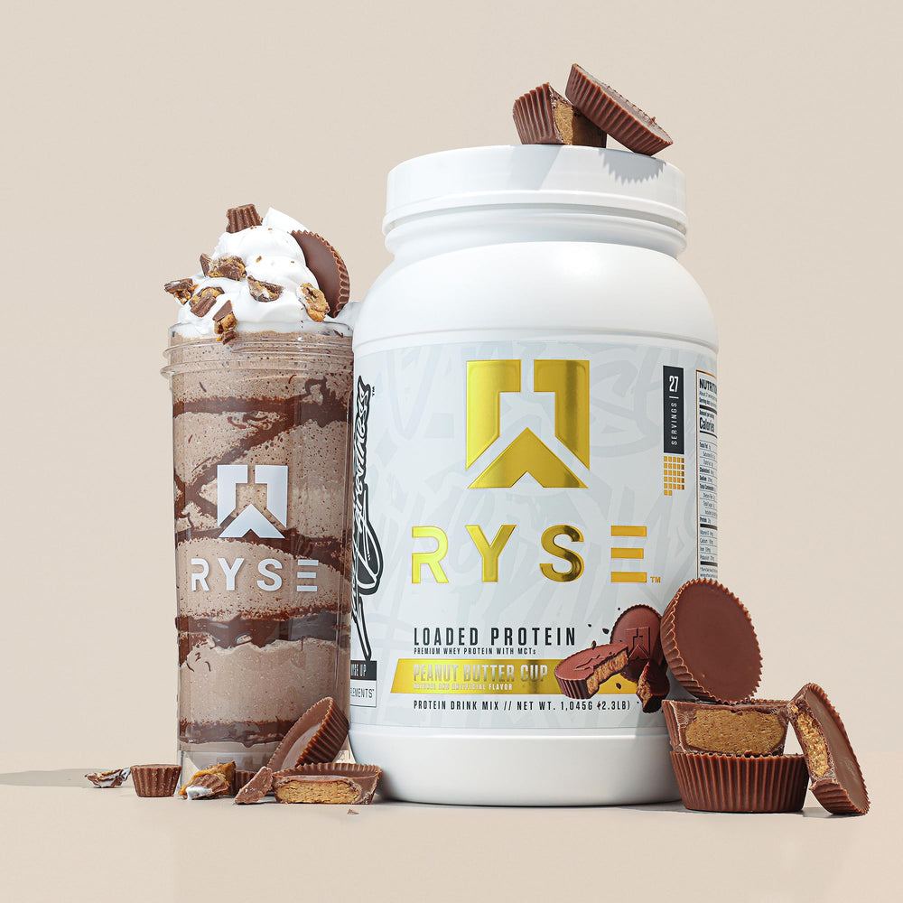 RYSE Up Supplements detalle de la etiqueta con ingredientes para mayor transparencia y confianza