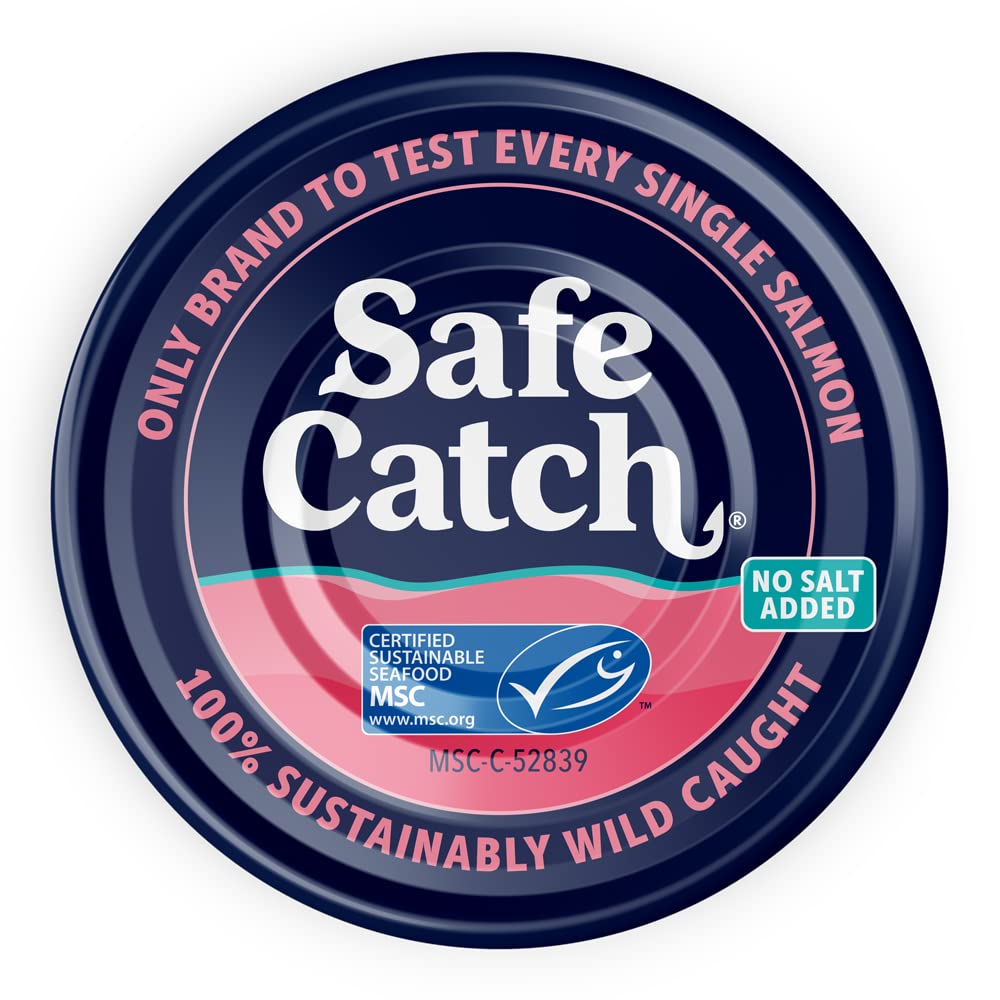 Safe Catch lata junto a una regla para comparar tamaño y porción