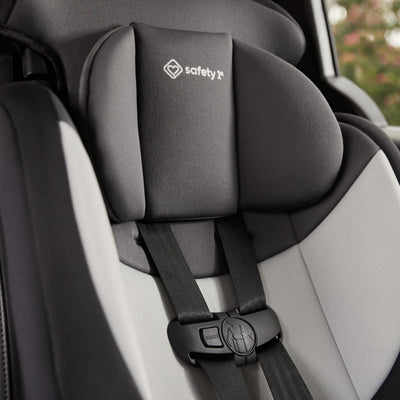 Safety 1st Grand installed in SUV showing quick transfer between vehicles