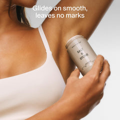 Salt & Stone etiqueta con lista de ingredientes y beneficios visibles