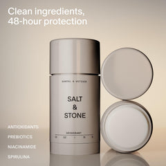 Salt & Stone empaque con foco en texto de ingredientes y beneficio hidratante