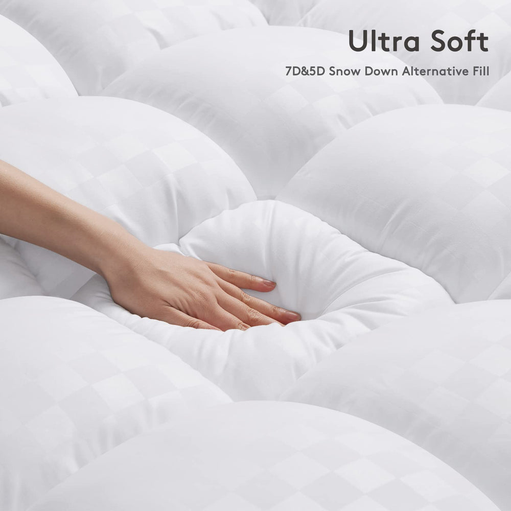 SameBed topper colocado en cama con pareja descansando, añade suavidad y soporte
