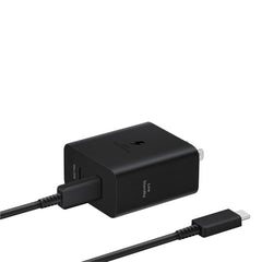 Samsung cable USB-C 5A incluido junto al adaptador para cargas rápidas