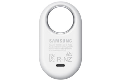 Samsung SmartTag2 mounted on pet collar showing secure attachment and peace-of-mind benefit