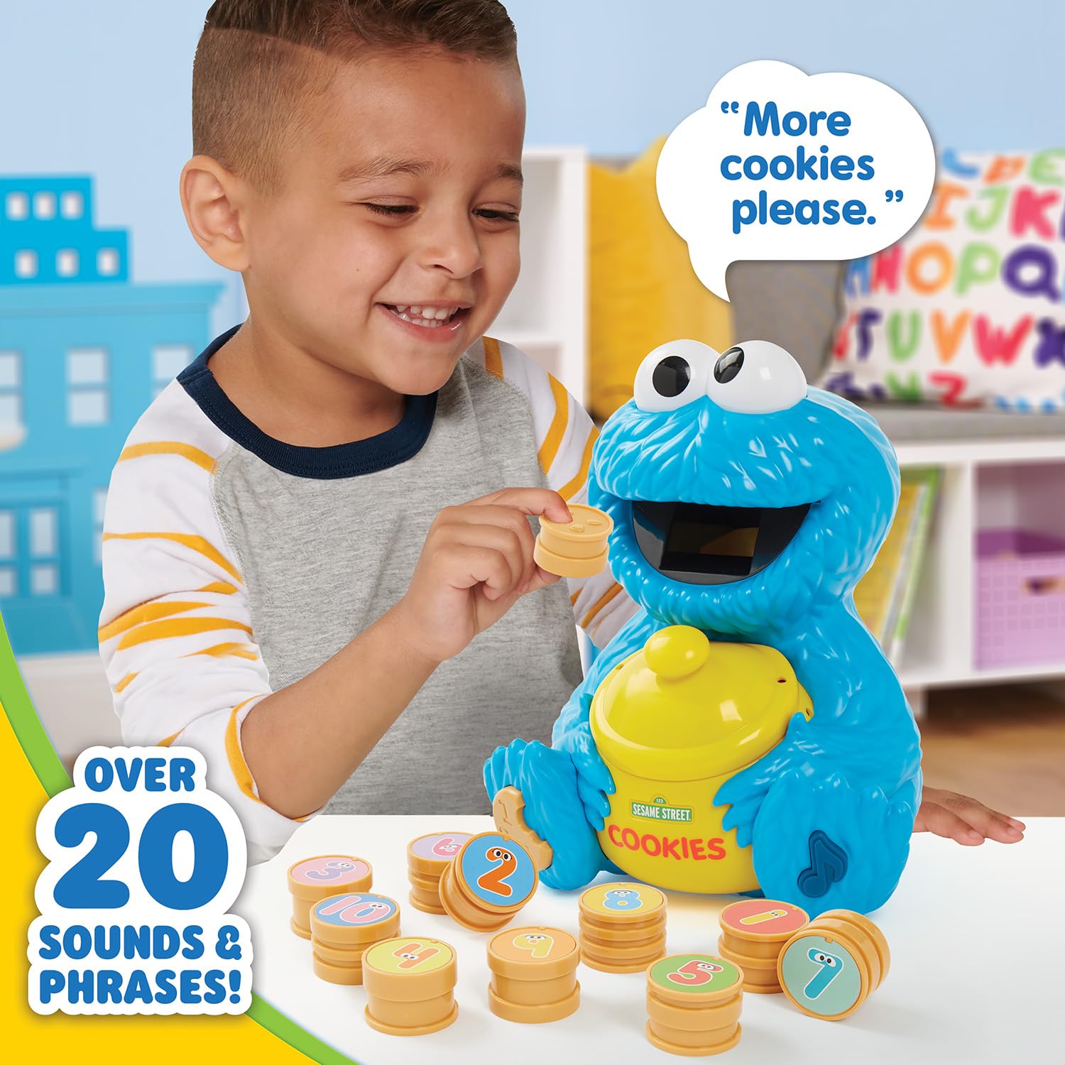 Sesame Street frasco junto a mano de niño para mostrar tamaño apropiado y agarre cómodo
