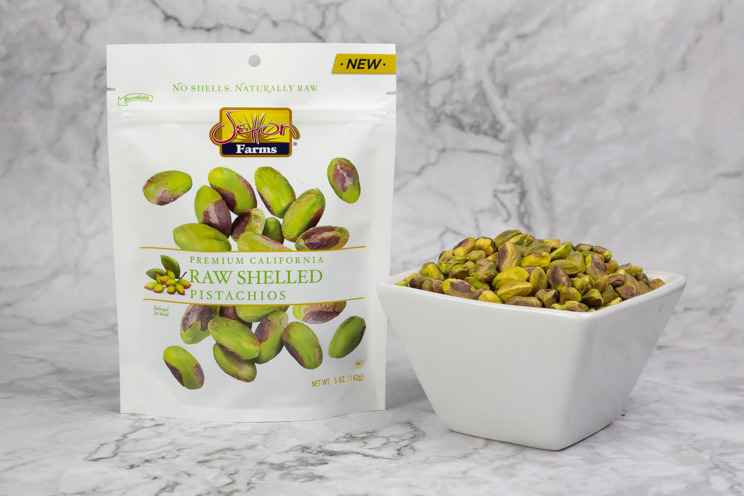 Setton Farms comparación de tamaño con mano para apreciar 20 oz
