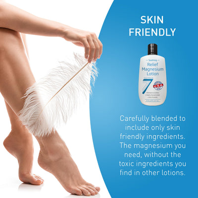 Seven Minerals ingredientes naturales en tabla: aloe, mantecas y aceites hidratantes