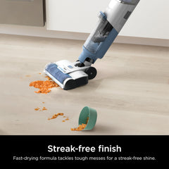 Shark HydroVac limpiando suelo de madera sellada con resultado sin rayas