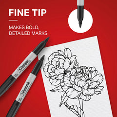 Sharpie en uso en escritorio de oficina para etiquetar y organizar documentos rápidamente