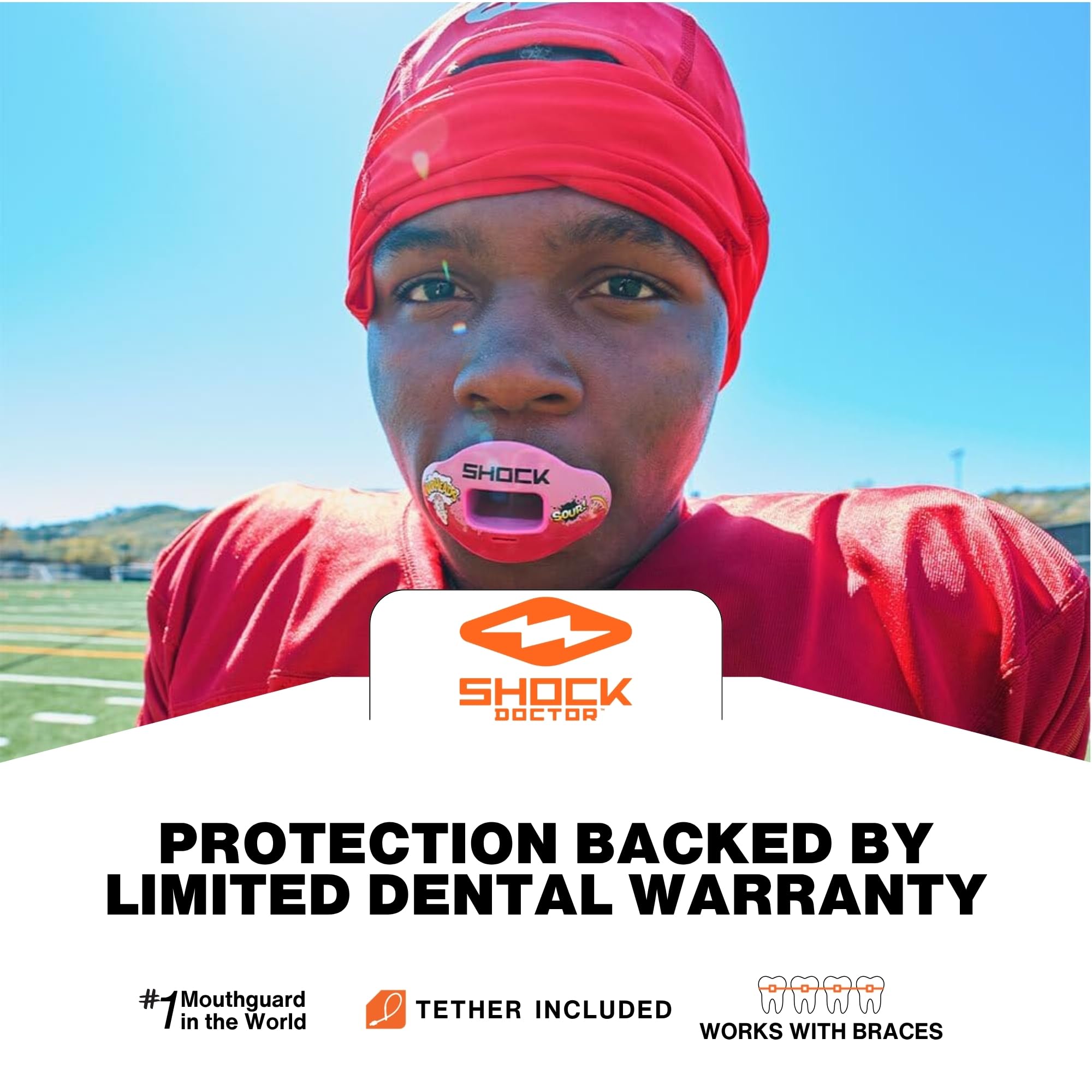 Shock Doctor protector sujeto al casco con correa para fácil transporte