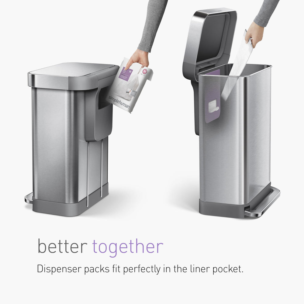 simplehuman bolsa instalada en cocina que mantiene el espacio limpio