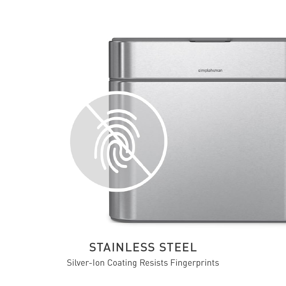 simplehuman next to cutting board shows 4L scale for convenient food-prep use