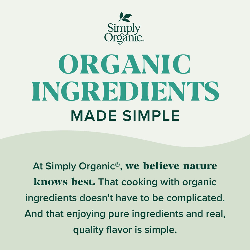 Simply Organic frasco junto a una regla para comparar tamaño y capacidad