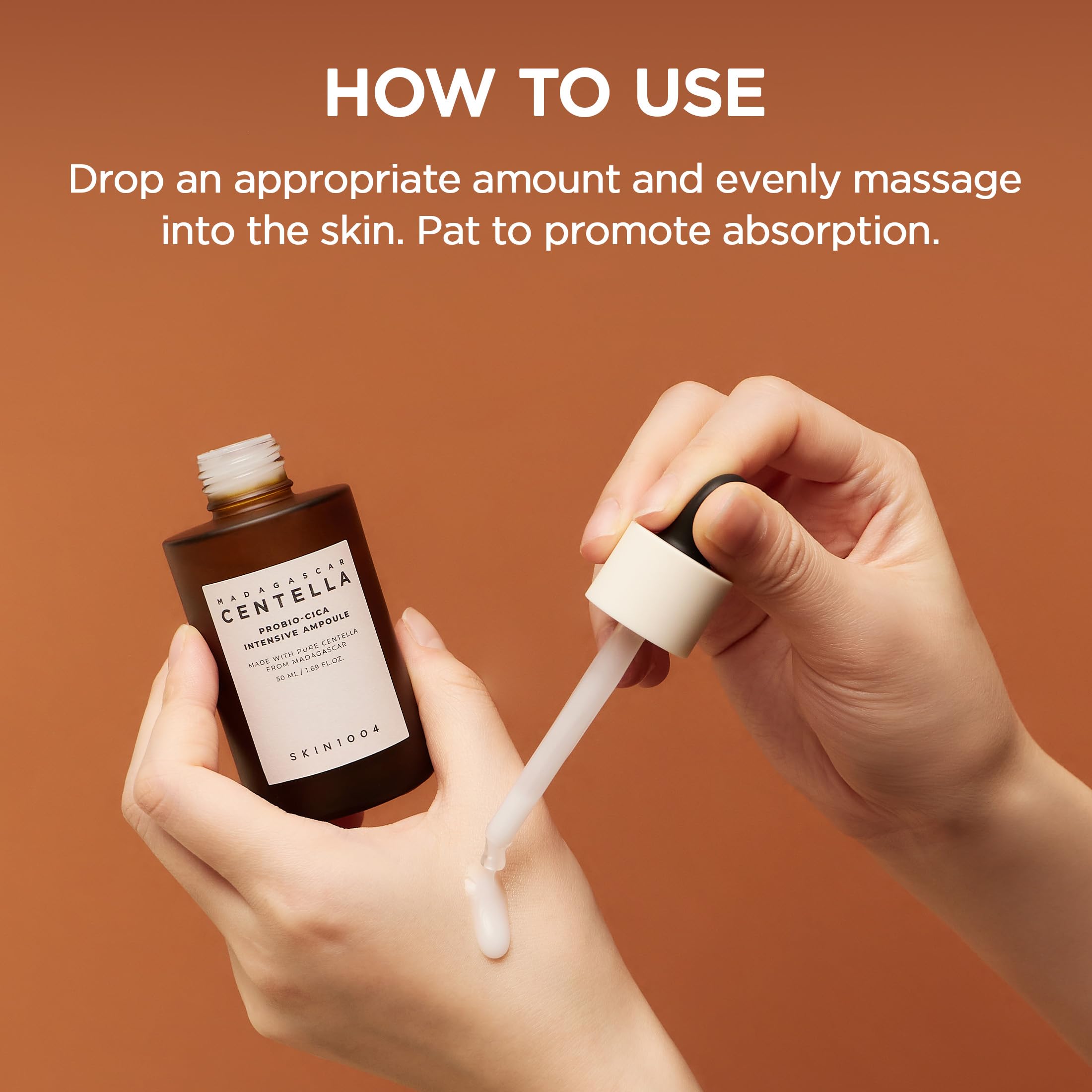 SKIN1004 cierre y dispensador mostrando uso controlado y práctico