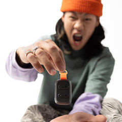 Skullcandy Dime 3 en uso corriendo, resistencia al sudor demostrada