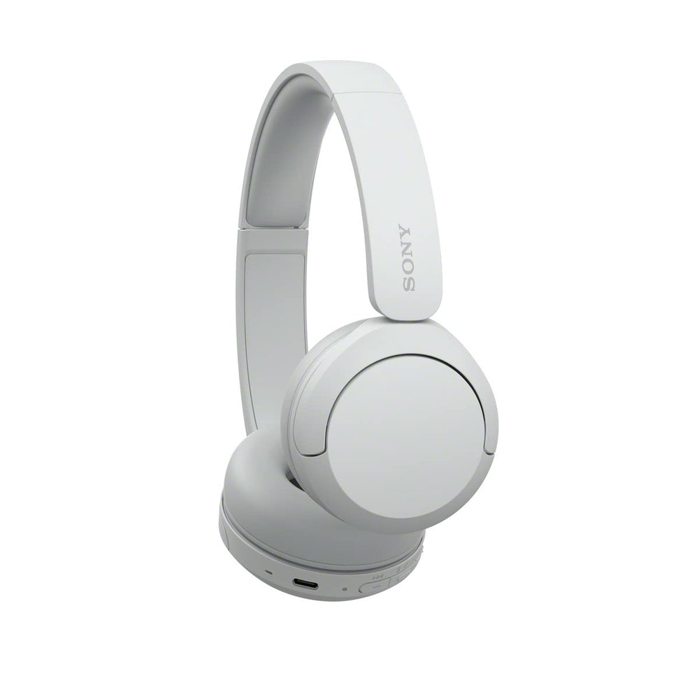 Sony WH-CH520 ambientación terraza, estilo de vida y escucha cómoda