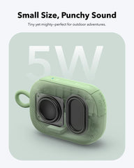 Soundcore Select 4 Go en la ducha demostrando impermeabilidad y uso seguro