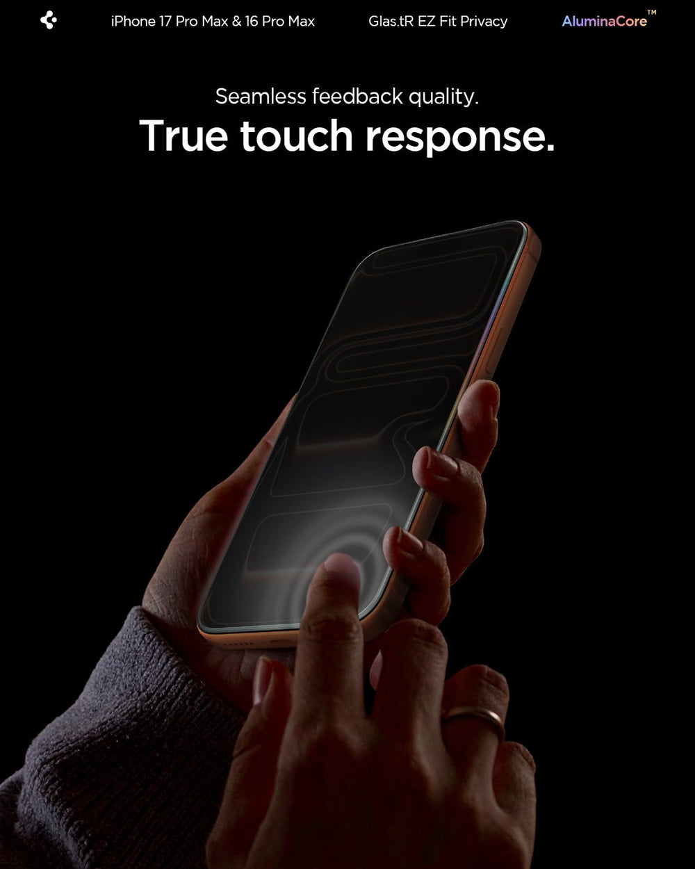 Spigen comparación de grosor 0.25 mm demostrando sensibilidad táctil preservada