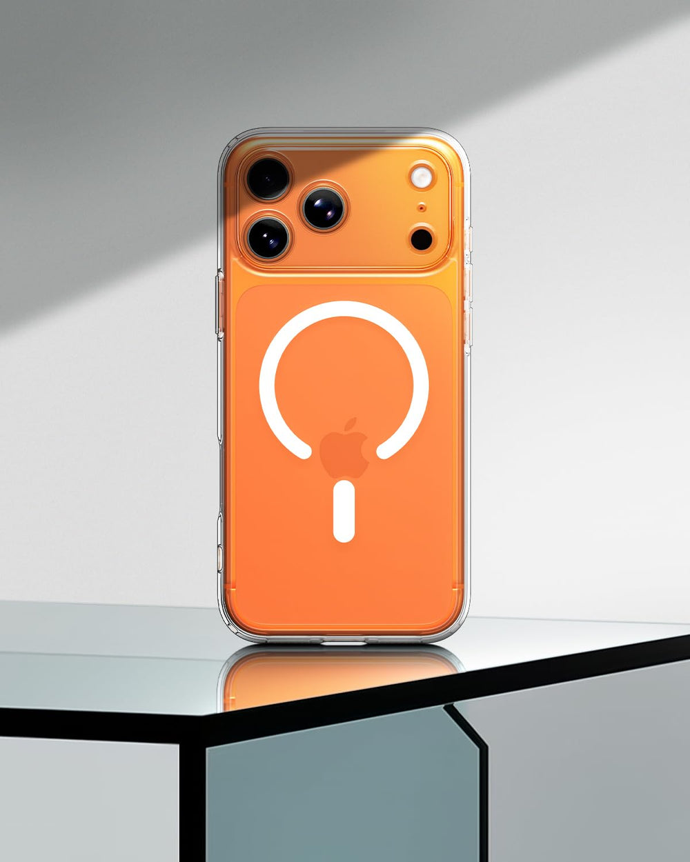 Spigen perfil lateral de la funda que demuestra su diseño delgado y resistente