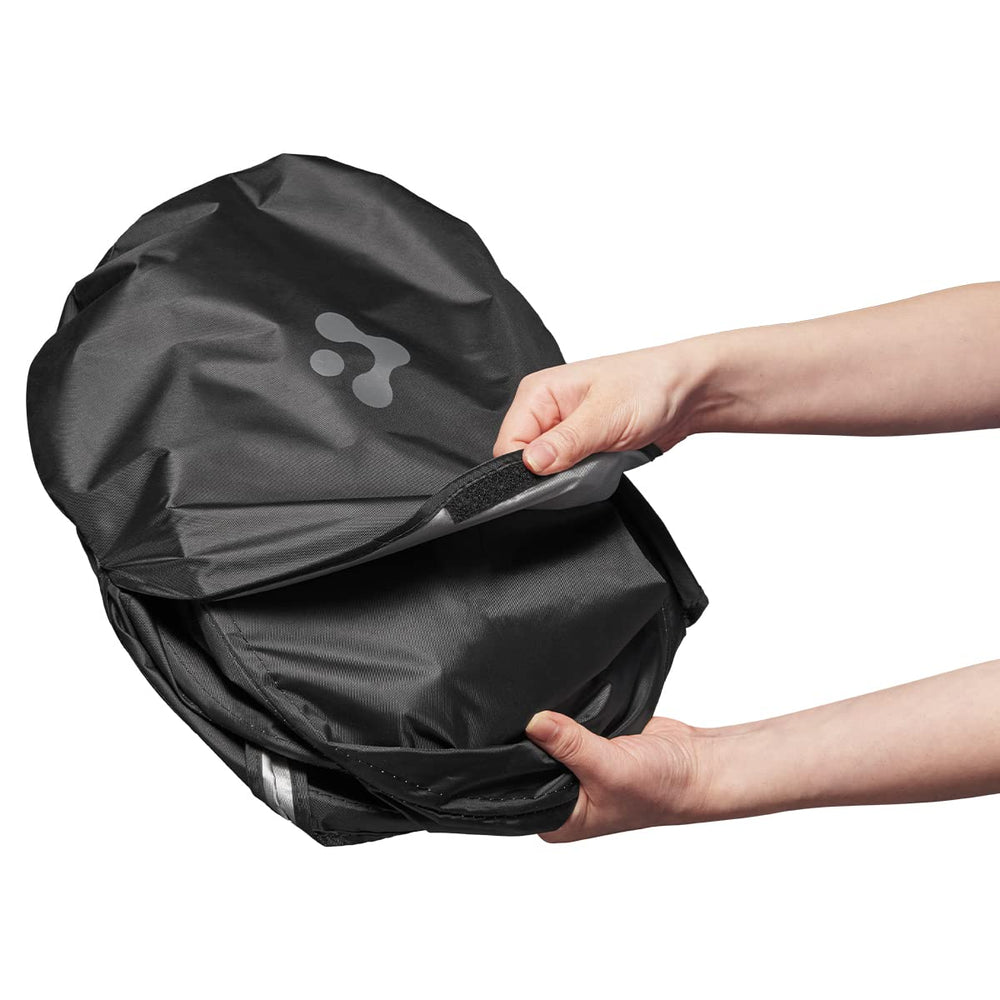 Spigen estilo de vida: parasol en Tesla aparcado protegiendo el tablero