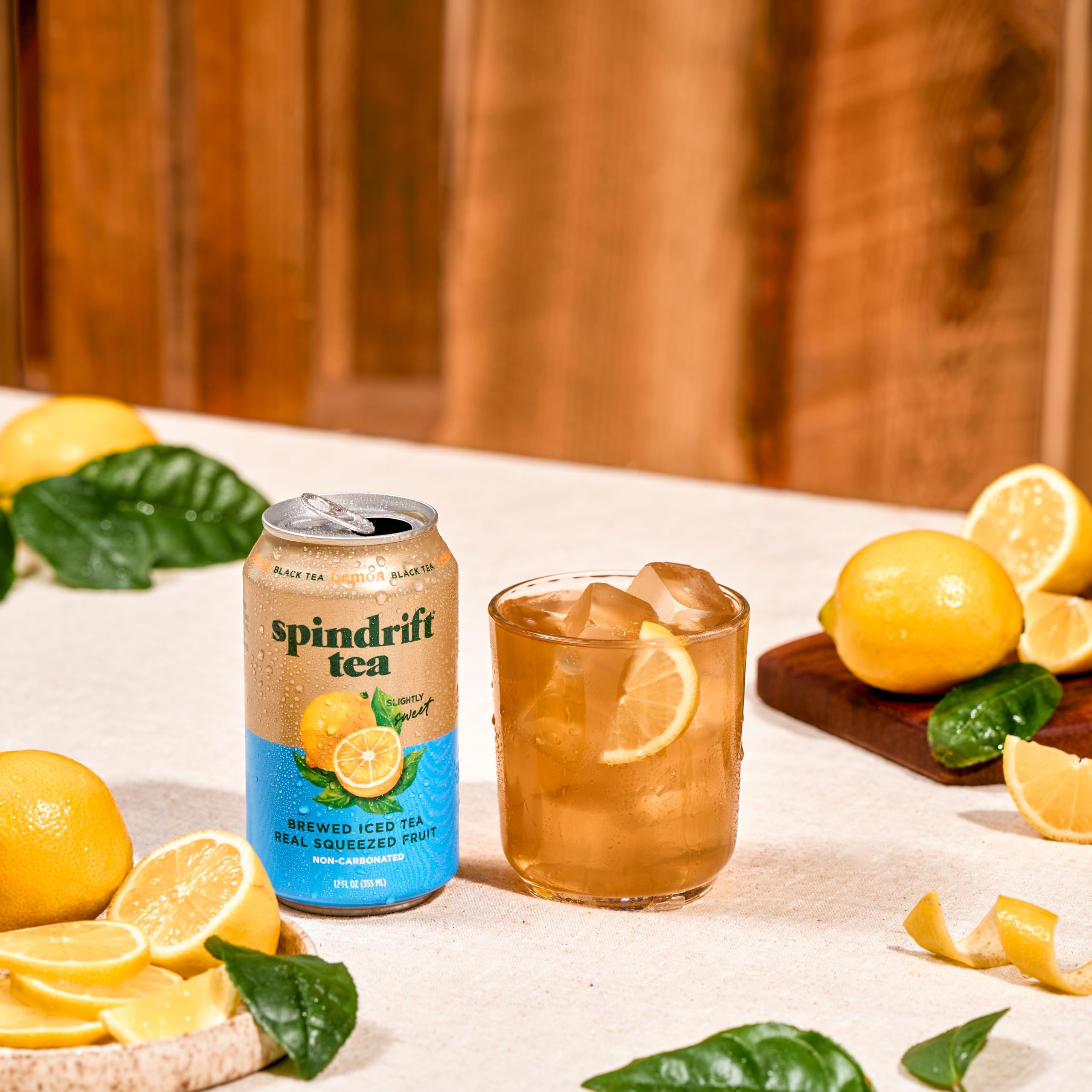 Spindrift ingredientes: limón y té negro fresco que garantizan sabor auténtico