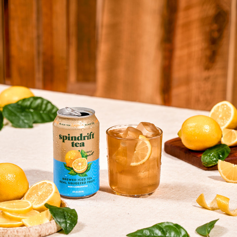 Spindrift ingredientes: limón y té negro fresco que garantizan sabor auténtico