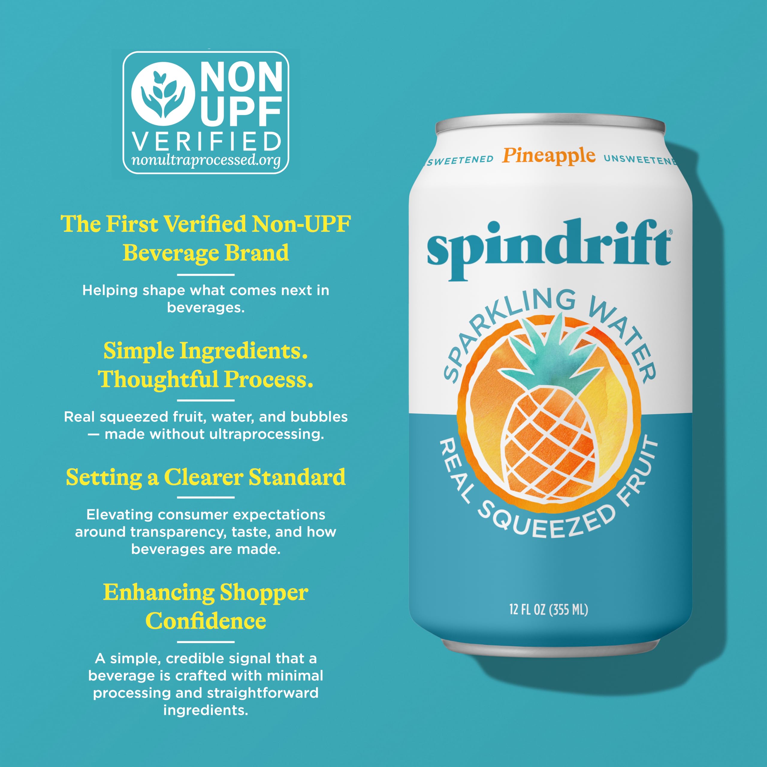 Spindrift vaso con hielo y piña que sugiere servicio fresco y natural