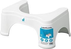 Comparación de tamaño Squatty Potty junto a inodoro para mostrar escala y ajuste