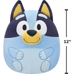 Squishmallows Bluey vista de costado que muestra relleno estable