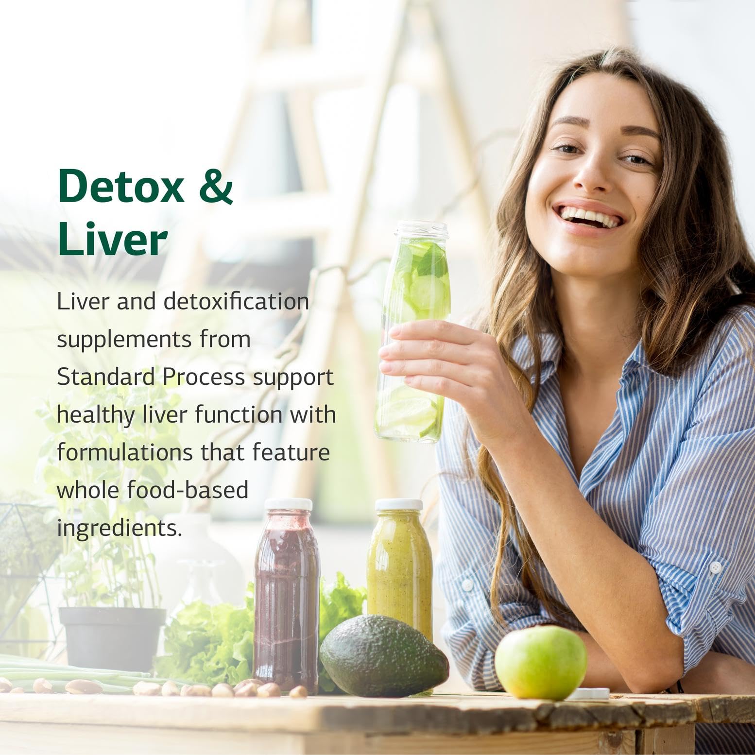 Acercamiento a la etiqueta de Livaplex Standard Process con información de ingredientes
