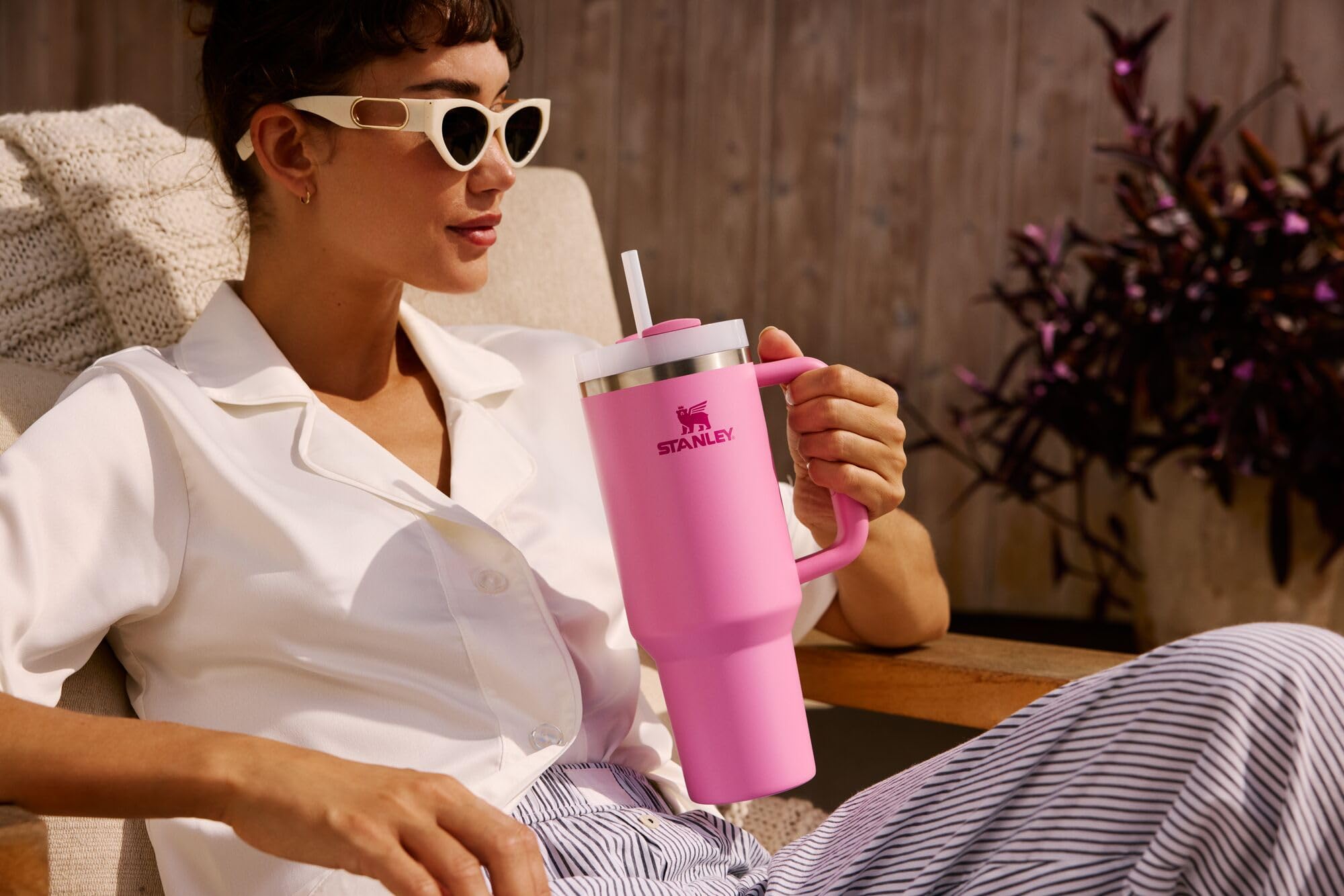 STANLEY interior con aislamiento al vacío que mantiene bebidas frías o calientes
