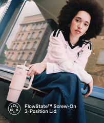 STANLEY Quencher tapa FlowState cerrada que evita derrames y goteo