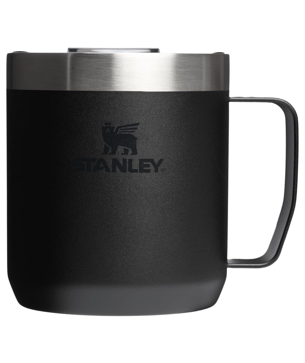 STANLEY taza frontal negra mostrando diseño robusto y fácil agarre