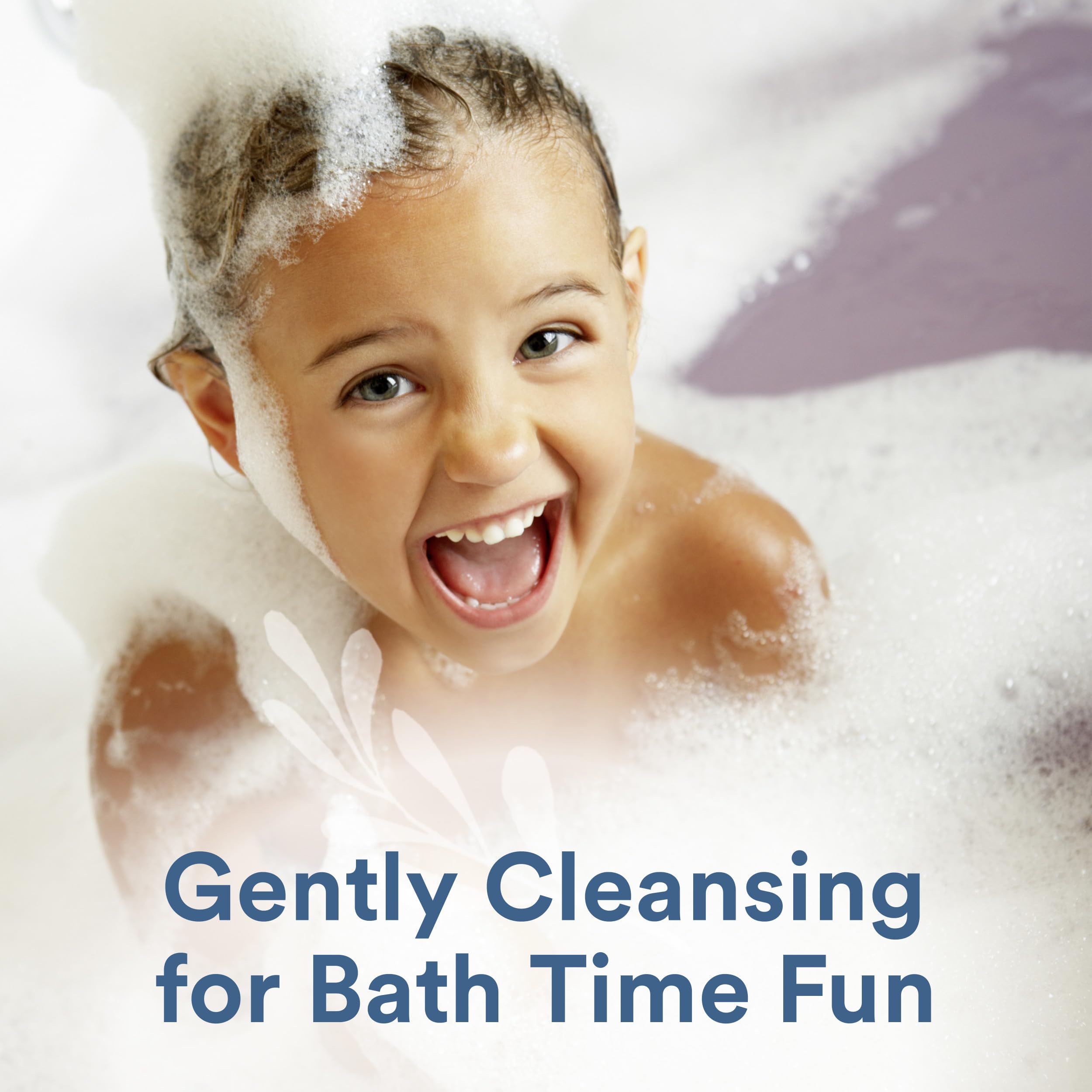 Suave Kids niño disfrutando del baño con producto fácil de usar
