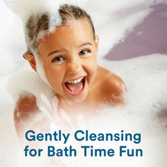 Suave Kids niño disfrutando del baño con producto fácil de usar