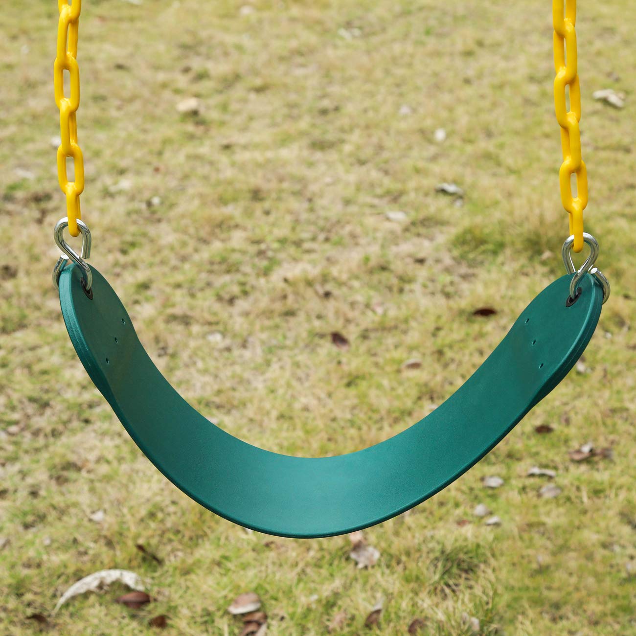 Sunnyglade columpio en uso por niño en jardín, promueve juego seguro al aire libre