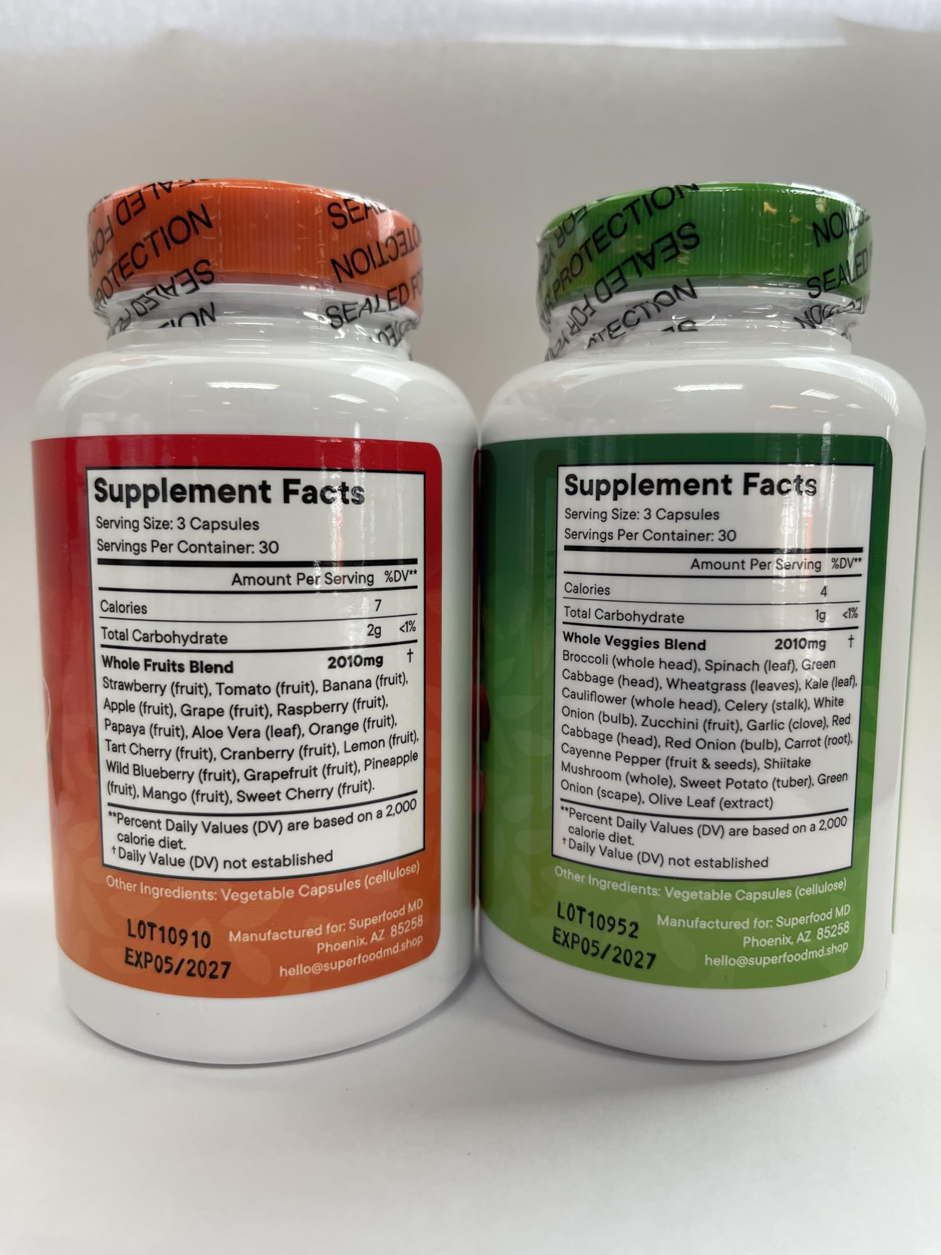 Superfood MD cápsula junto a un vaso en contexto de rutina diaria para conveniencia