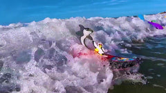 Surfer Dudes micro-surfer en acción sobre la ola demostrando retorno tipo boomerang